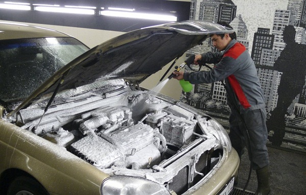 Чем помыть двигатель автомобиля в домашних условиях