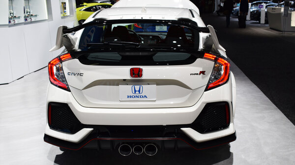 Чем удивил на выставке обновленный автомобиль honda civic