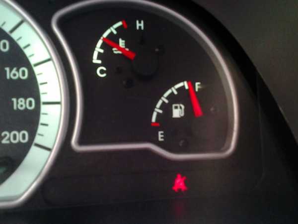 Что делать, если датчик уровня топлива всегда показывает полный бак?