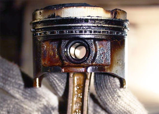 Что такое залегание поршневых колец и его признаки: описание, фото и видео