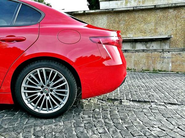 Driven: новая джулия смело отправляется туда, где нет alfa romeo.