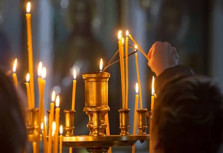 Где ставить свечи в церкви