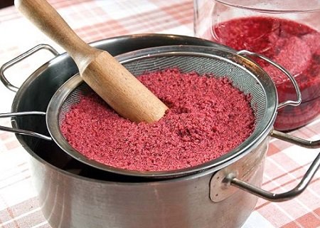 Как приготовить наливку из малины в домашних условиях?