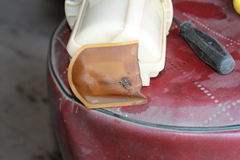 Как самому заменить топливный фильтр на nissan almera classic и n16