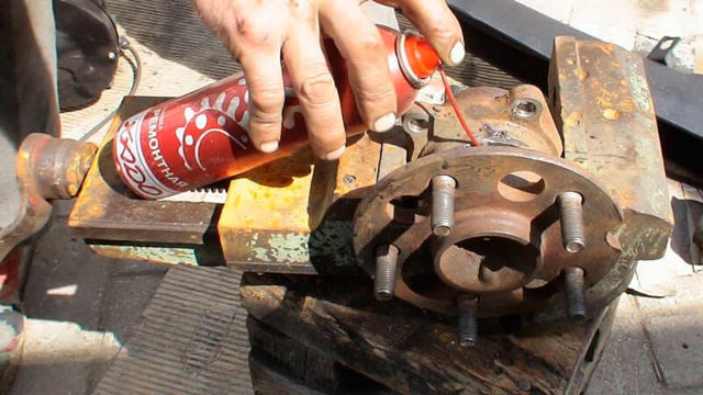 Как самостоятельно проверить ступичный подшипник? 2 надёжных способа