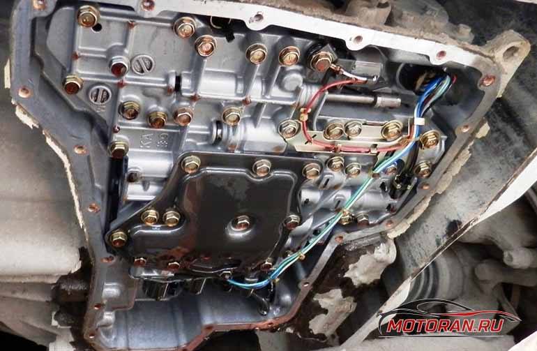 Как самостоятельно провести замену масла в акпп nissan almera classic