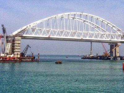 Когда открытие крымского моста через керченский пролив в 2018 году для легковых и грузовых автомобилей и когда откроют железнодорожное движение для поездов