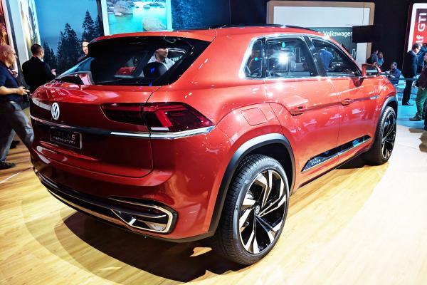 Концепция vw atlas cross sport увеличивает количество внедорожников в нью-йорке в 2018 году