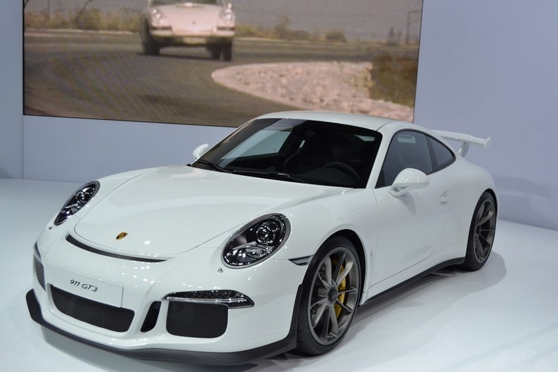 Mercedes-amg gt r clubsport бросит вызов porsche 911 gt3
