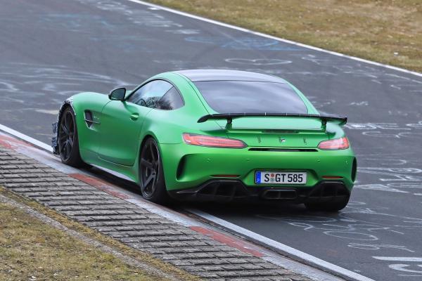 Mercedes-amg gt r clubsport бросит вызов porsche 911 gt3