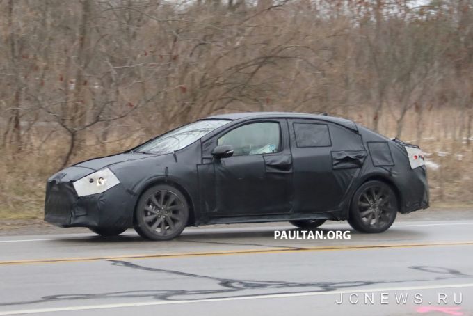 Новейшую тоета corolla сфотографировали на тестах