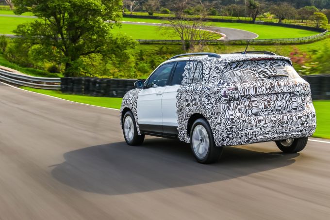 Новый 2018 volkswagen t-cross suv снова проверил тестирование