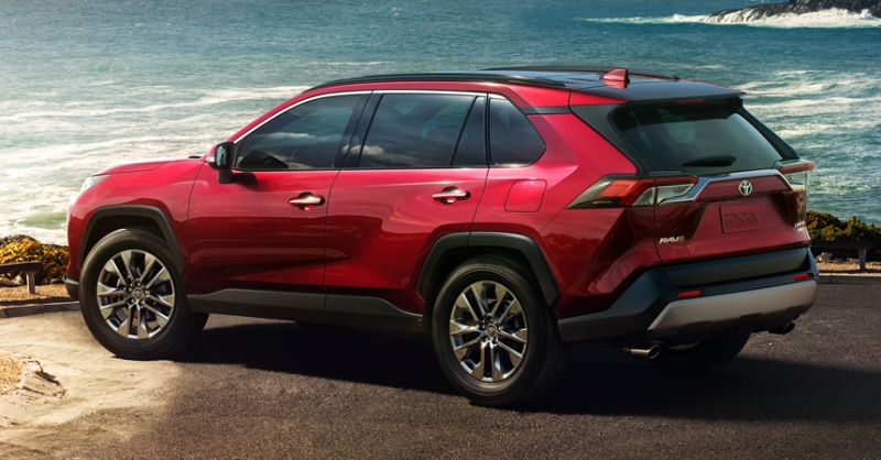 Новый 2019 toyota rav4 suv прибыл в нью-йорк