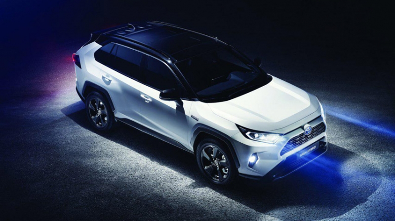 Новый 2019 toyota rav4 suv прибыл в нью-йорк