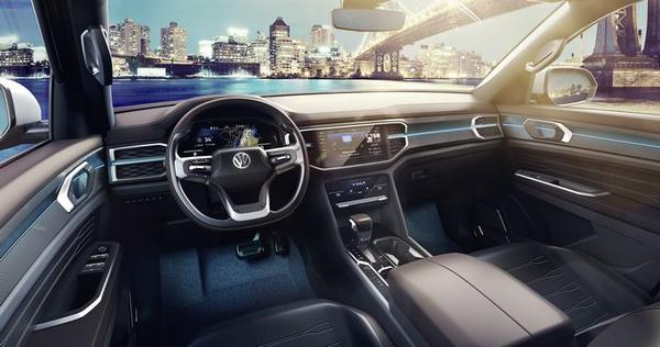 Новый svg jaguar f-pace, открытый с 542bhp