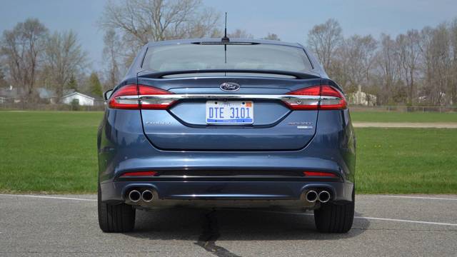 Обзор автомобиля ford fusion: основные технические характеристики и комплектации на 2019 год