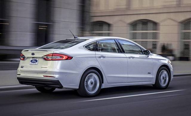 Обзор автомобиля ford fusion: основные технические характеристики и комплектации на 2019 год