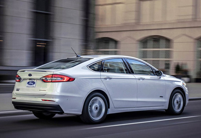 Обзор автомобиля ford fusion: основные технические характеристики и комплектации на 2019 год