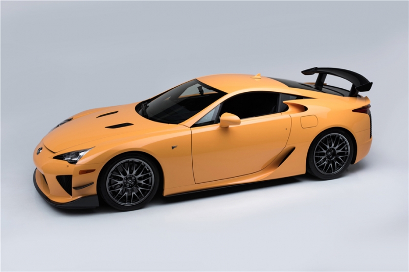 Один из 50 трековых lexus lfa с минимальным пробегом выставили на продажу