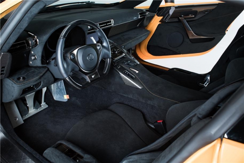 Один из 50 трековых lexus lfa с минимальным пробегом выставили на продажу