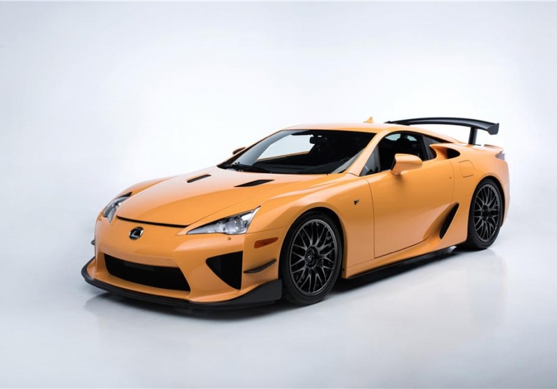 Один из 50 трековых lexus lfa с минимальным пробегом выставили на продажу