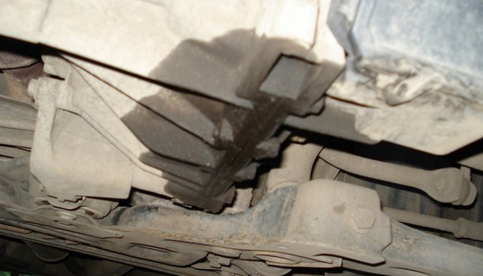 Определение причины течи масла на стыке двигателя и акпп toyota avensis