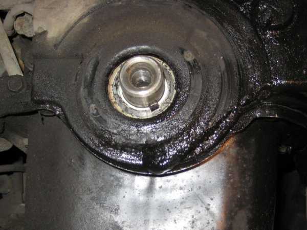 Основные причины течи антифриза между двигателем и кпп, а также троения мотора