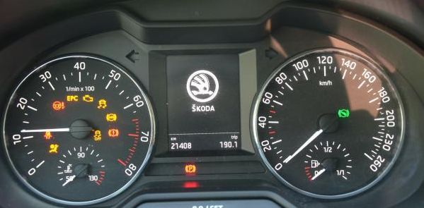 Панель приборов skoda (fabia, octavia tour и a5): описание и обозначение значков