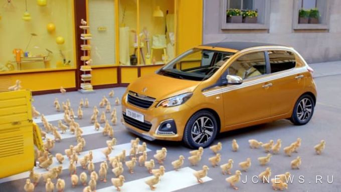 Peugeot 108 обновлен новыми цветами и уровнями отделки салона