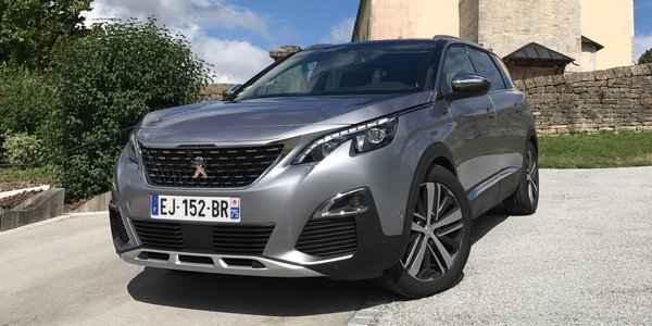 Peugeot 5008: амбиции, передний привод и 160 мм клиренса