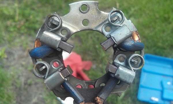 Плохо крутит стартер при заряженном аккумуляторе