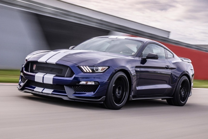 Почему 2018 ford mustang gt automatic намного быстрее, чем руководство