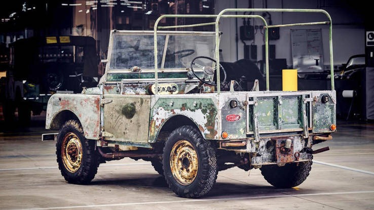 Почему на земле кто-нибудь заплатит 200 тысяч долларов за land rover defender works v8?