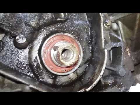 Почему протекает сальник коленвала toyota camry: причины и решение