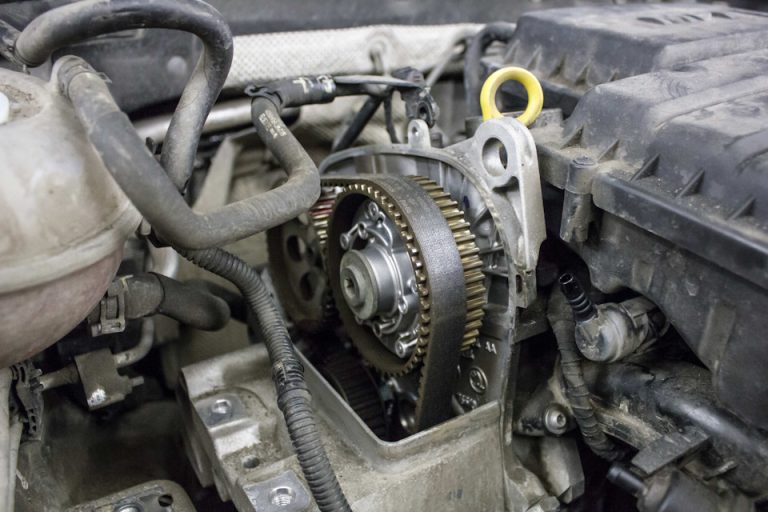 Поэтапная замена цепи или ремня грм на автомобиле scoda octavia своими силами