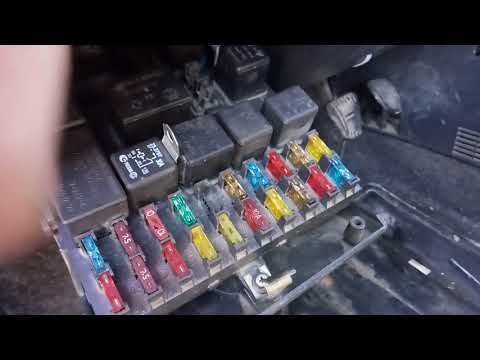 Причины, по которым не работает стеклоподъемник, ремонт и замена механизма