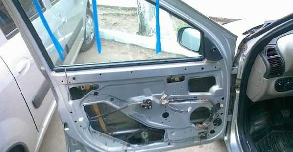 Причины, по которым не работает стеклоподъемник, ремонт и замена механизма