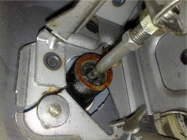 Причины провала педали сцепления и эффективные методы устранения проблемы