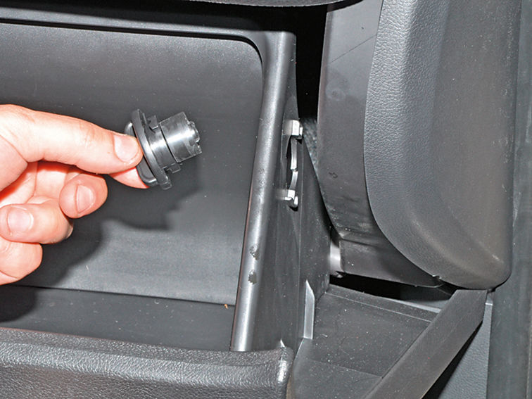 Процесс замены салонного фильтра на hyundai solaris: фото и видео