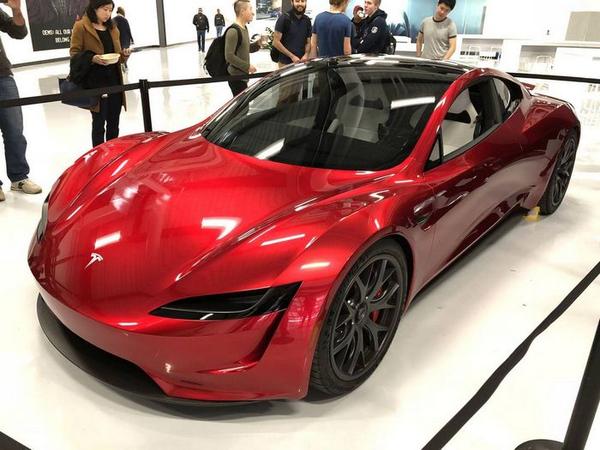 Разместите свой заказ для родстера tesla сейчас, получите модель…