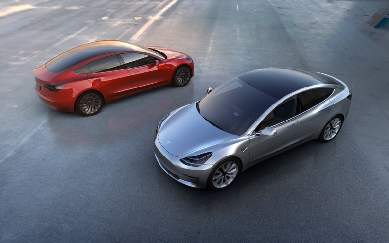 Разместите свой заказ для родстера tesla сейчас, получите модель…