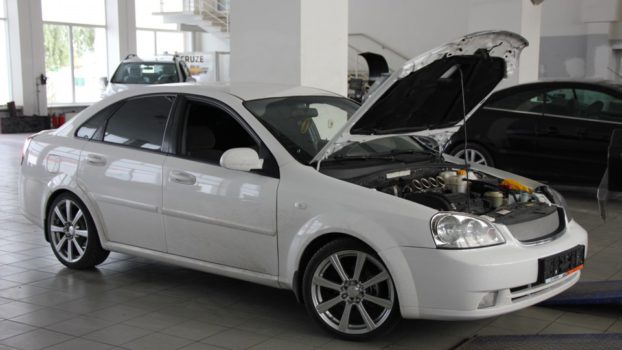 Регулировка фар на chevrolet lacetti (седан и хэтчбек), выбор лампы ближнего света и заднего фонаря