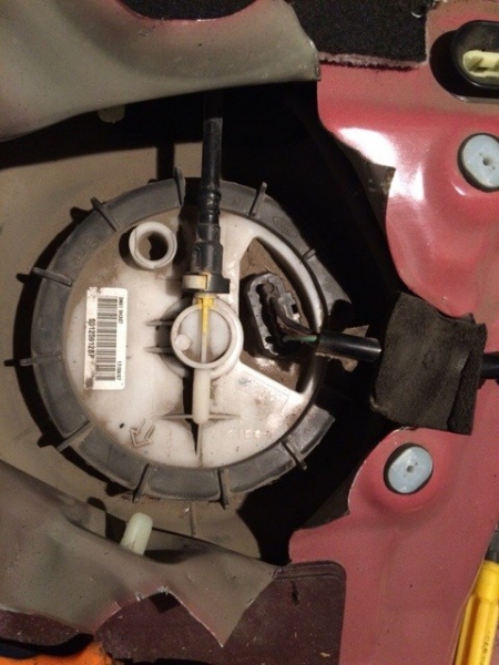 Рекомендации автоэксперта, как провести замену топливного фильтра на mazda 3