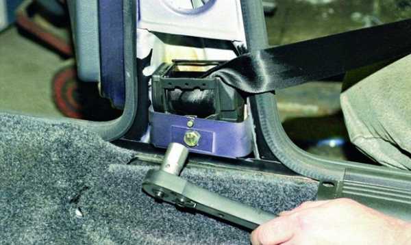 Ремонт и замена ремня безопасности (удлинителя, заглушки и пр.) своими руками