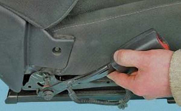 Ремонт и замена ремня безопасности (удлинителя, заглушки и пр.) своими руками