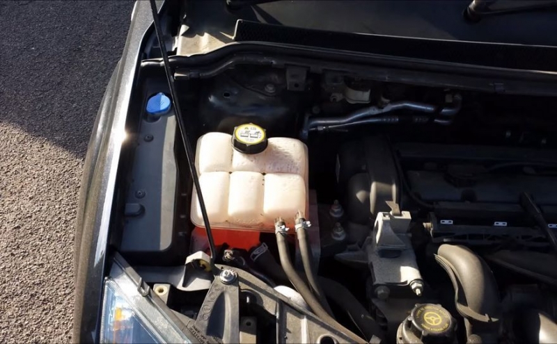 Слив и замена охлаждающей жидкости ford focus 2