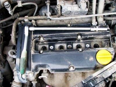 Снятие и замена свечей зажигания на opel corsa d