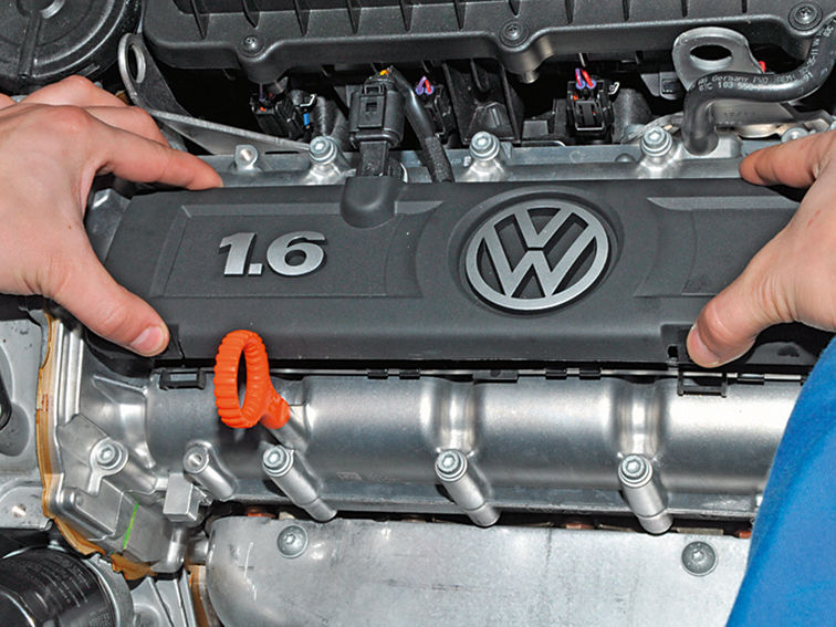 Снятие и замена свечей зажигания на volkswagen polo sedan 1.6
