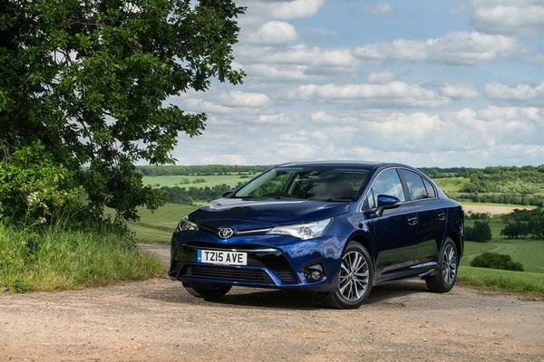 Toyota avensis снята с производства, может быть заменена auris…
