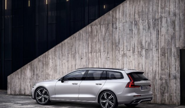 Volvo начинает поставки автомобилей, заказанных через службу подписки